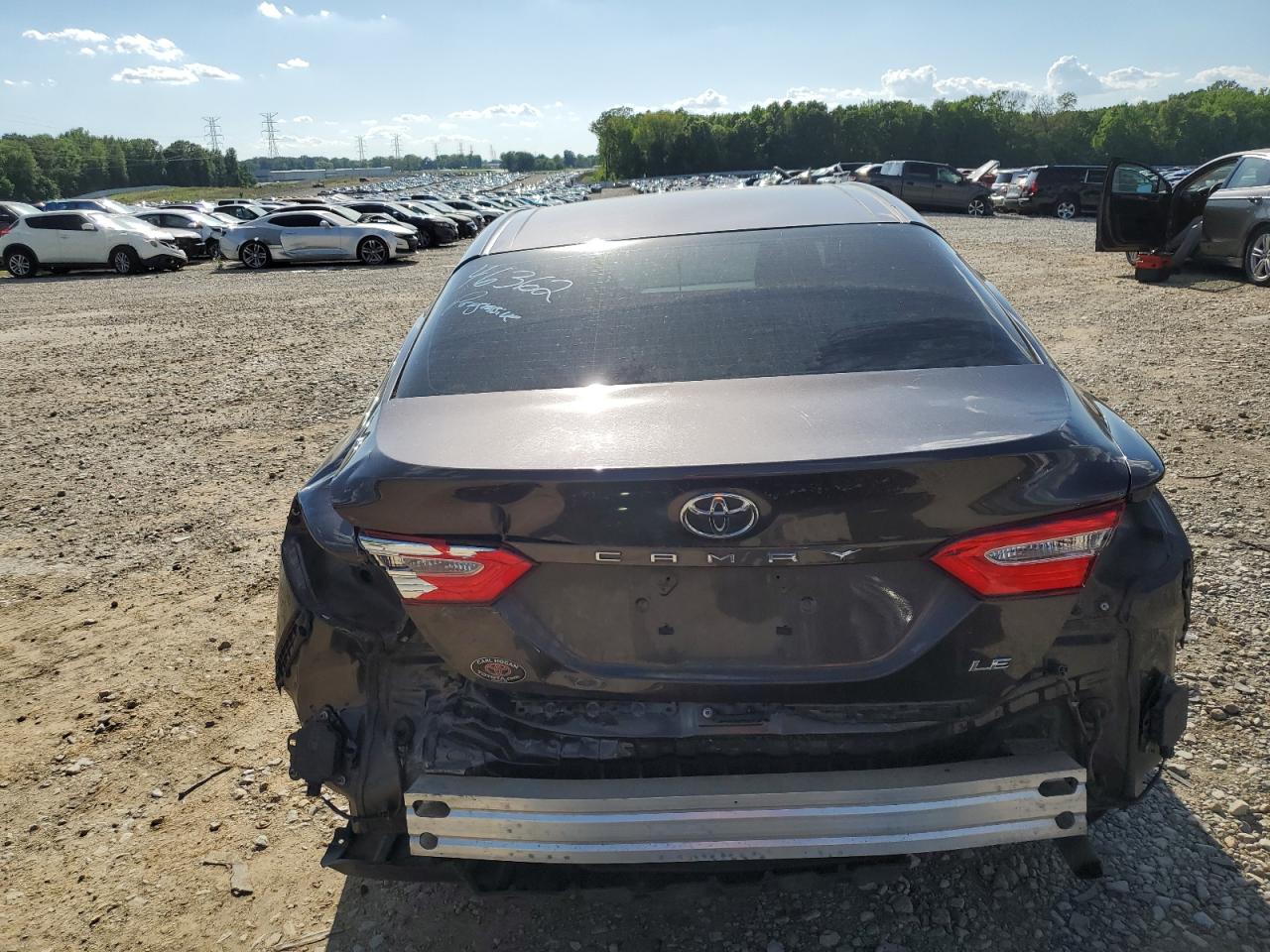 Photo 5 VIN: 4T1B11HK8JU106106 - TOYOTA CAMRY 