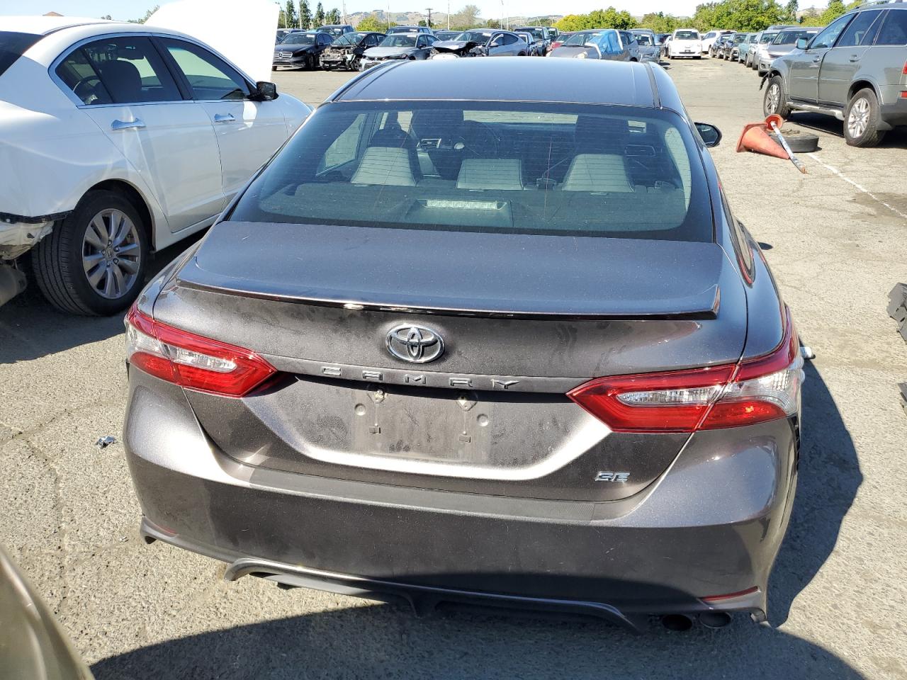 Photo 5 VIN: 4T1B11HK8JU117297 - TOYOTA CAMRY 