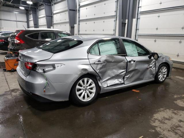 Photo 2 VIN: 4T1B11HK8JU128140 - TOYOTA CAMRY L 