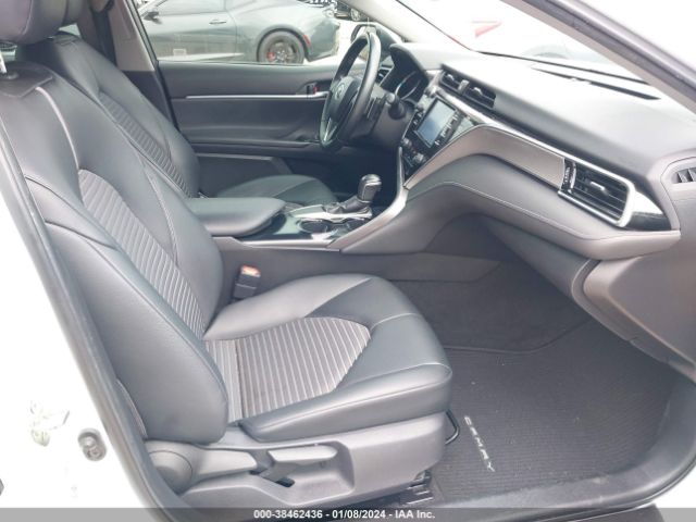 Photo 4 VIN: 4T1B11HK8JU129076 - TOYOTA CAMRY 