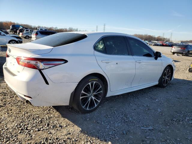 Photo 2 VIN: 4T1B11HK8JU142703 - TOYOTA CAMRY 