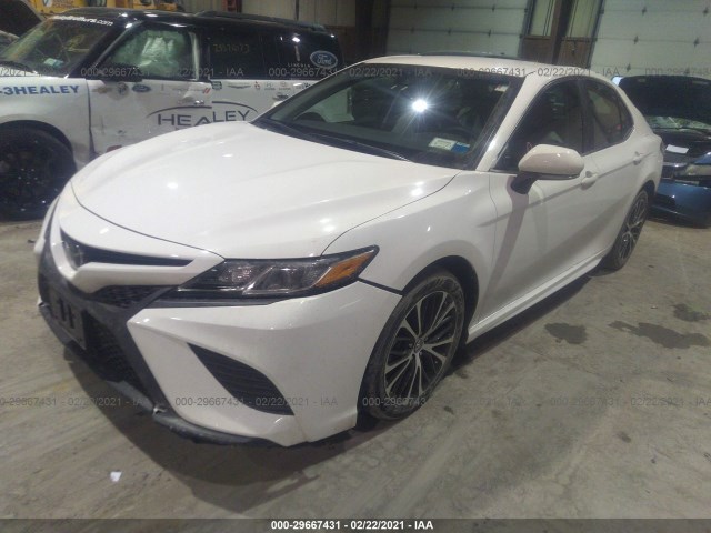 Photo 1 VIN: 4T1B11HK8JU145777 - TOYOTA CAMRY 