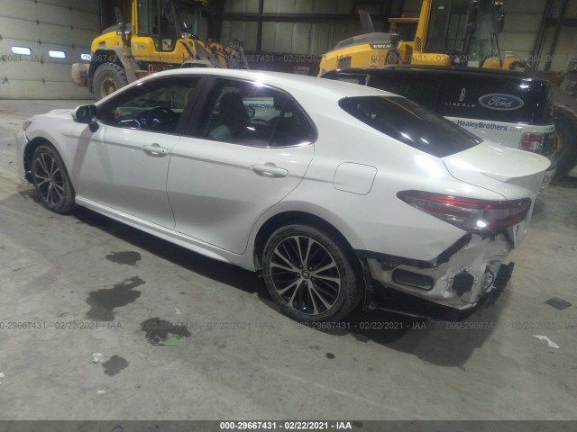 Photo 2 VIN: 4T1B11HK8JU145777 - TOYOTA CAMRY 