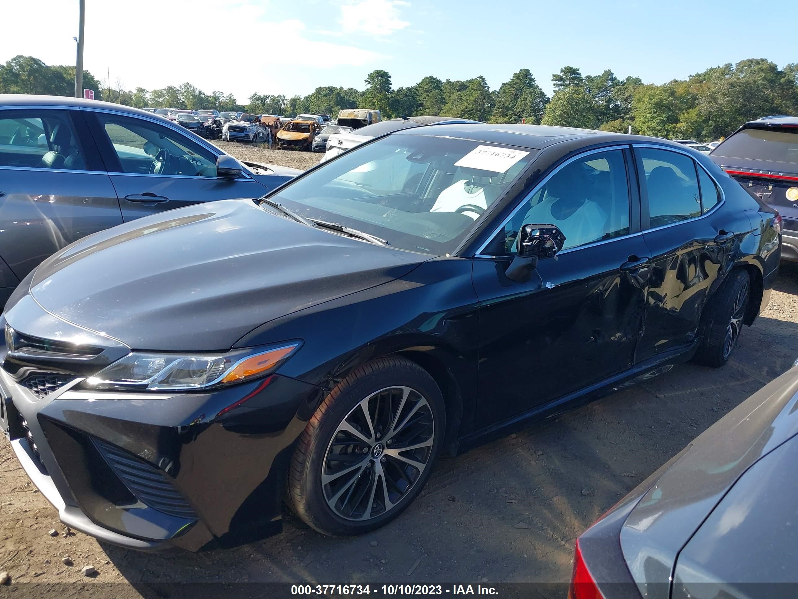 Photo 1 VIN: 4T1B11HK8JU155984 - TOYOTA CAMRY 