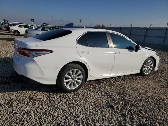 Photo 2 VIN: 4T1B11HK8JU501208 - TOYOTA CAMRY 