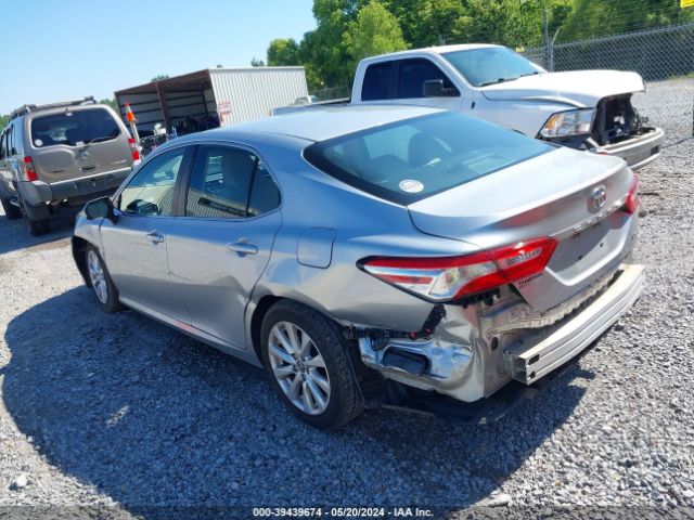 Photo 2 VIN: 4T1B11HK8JU503637 - TOYOTA CAMRY 