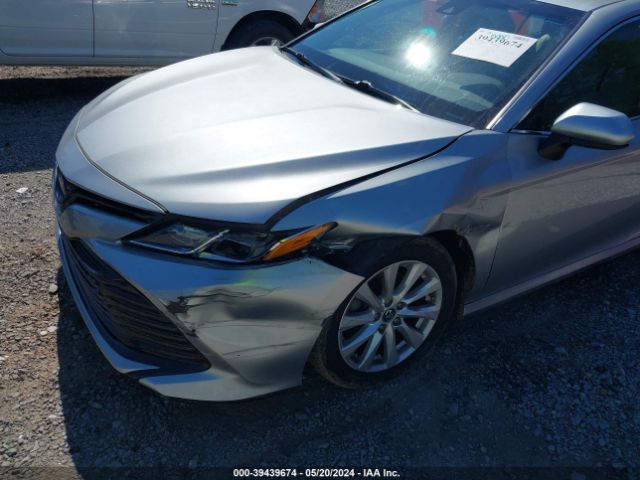 Photo 5 VIN: 4T1B11HK8JU503637 - TOYOTA CAMRY 