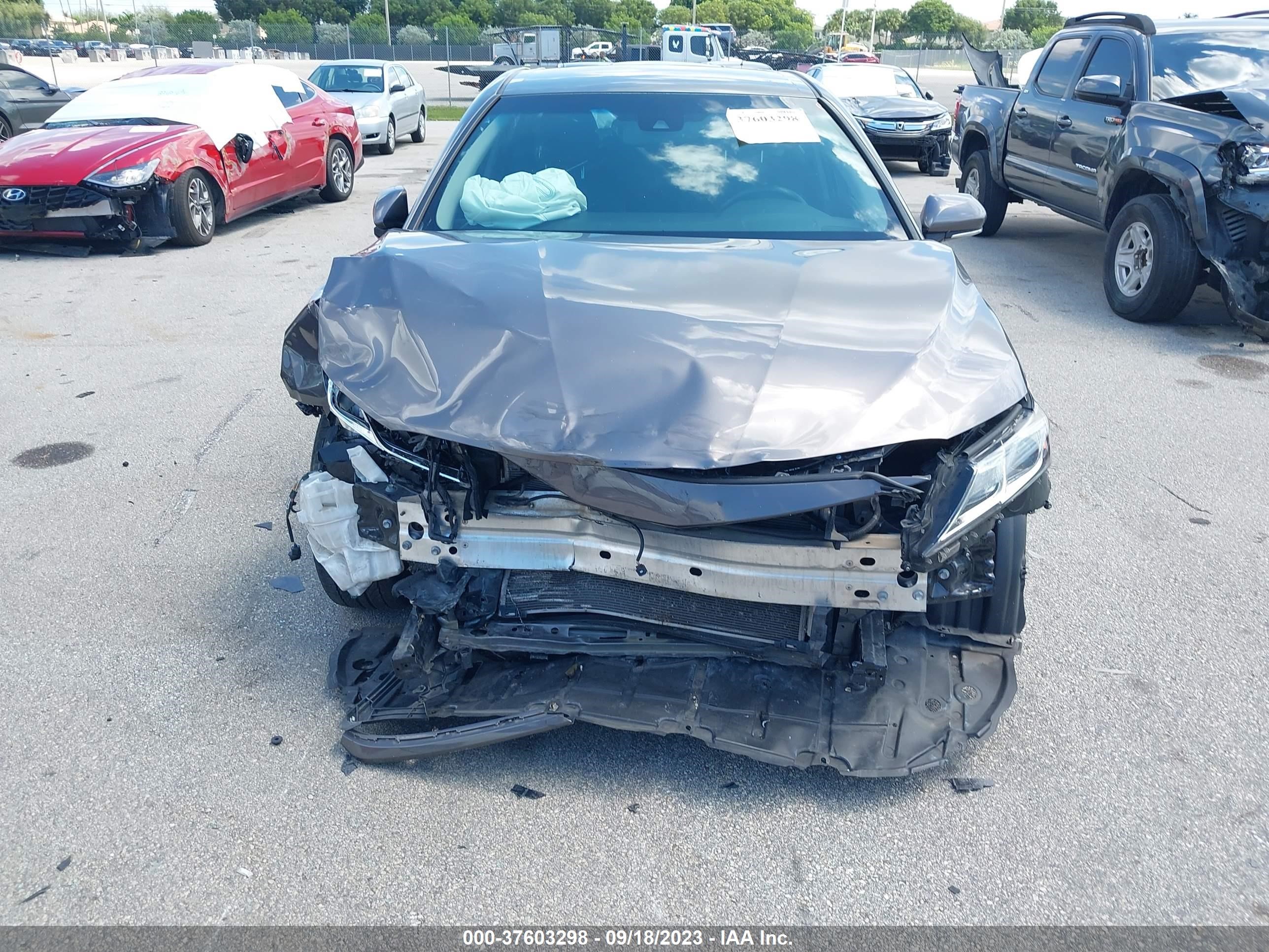 Photo 5 VIN: 4T1B11HK8JU519059 - TOYOTA CAMRY 