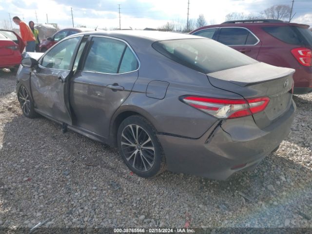 Photo 2 VIN: 4T1B11HK8JU524813 - TOYOTA CAMRY 