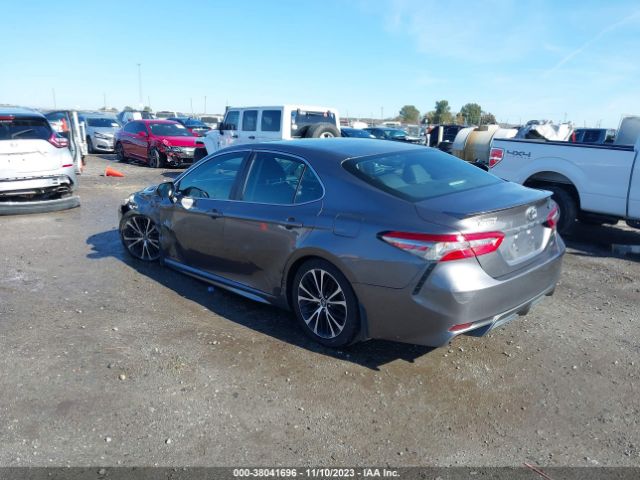 Photo 2 VIN: 4T1B11HK8JU547864 - TOYOTA CAMRY 