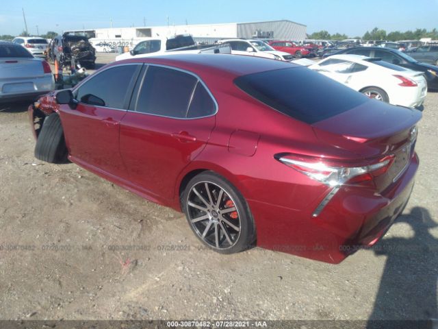 Photo 2 VIN: 4T1B11HK8JU551316 - TOYOTA CAMRY 