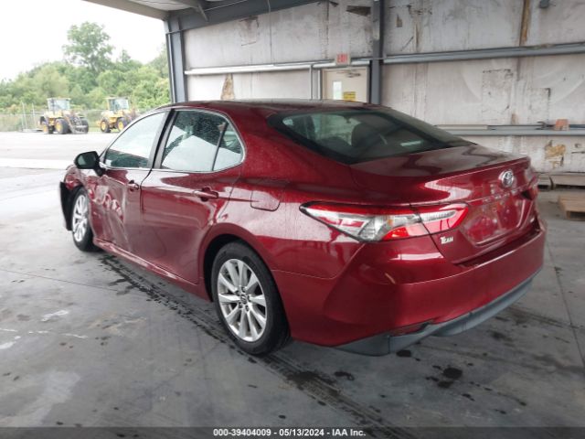 Photo 2 VIN: 4T1B11HK8JU553826 - TOYOTA CAMRY 