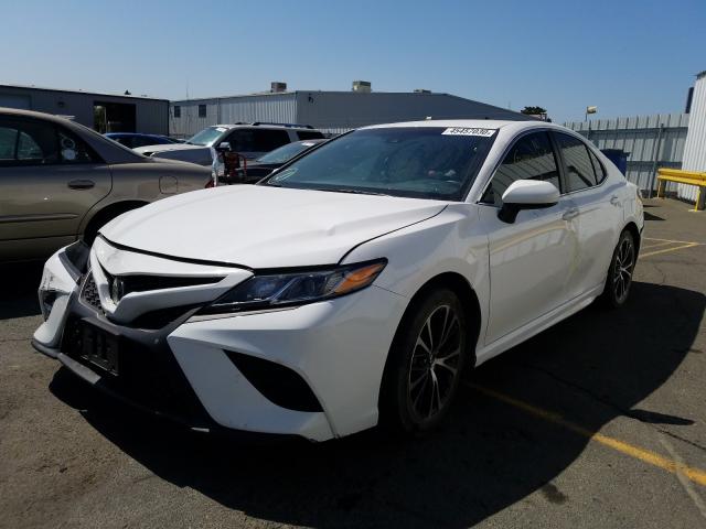 Photo 1 VIN: 4T1B11HK8JU564020 - TOYOTA CAMRY L 