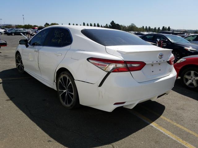 Photo 2 VIN: 4T1B11HK8JU564020 - TOYOTA CAMRY L 