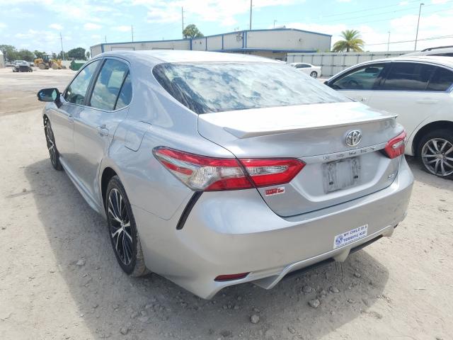 Photo 2 VIN: 4T1B11HK8JU569170 - TOYOTA CAMRY L 