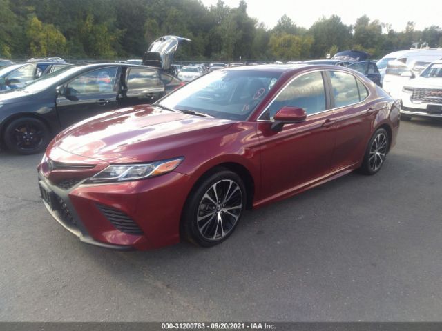 Photo 1 VIN: 4T1B11HK8JU581013 - TOYOTA CAMRY 