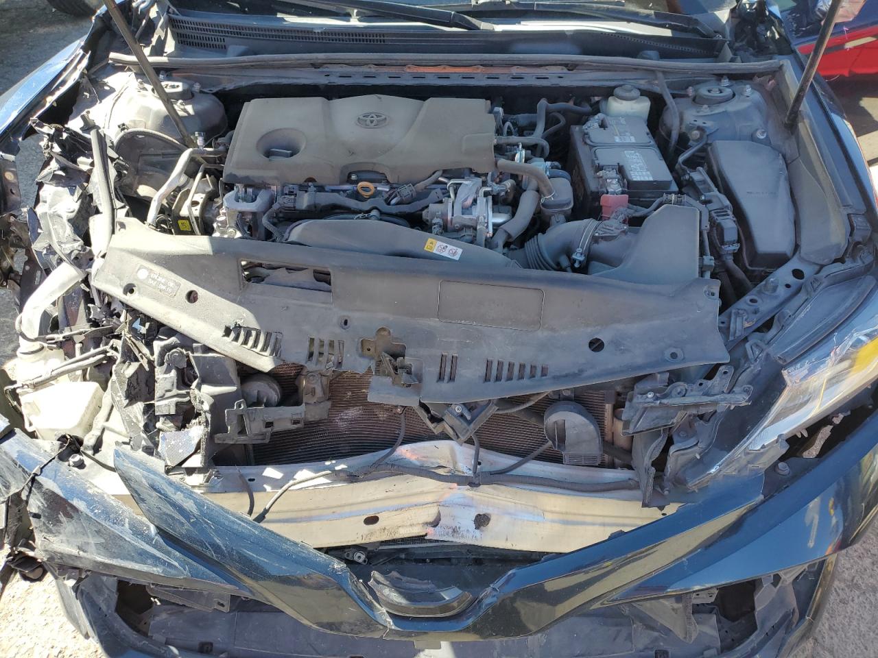 Photo 10 VIN: 4T1B11HK8JU589435 - TOYOTA CAMRY 