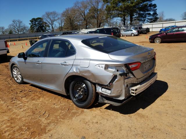 Photo 2 VIN: 4T1B11HK8JU597213 - TOYOTA CAMRY L 