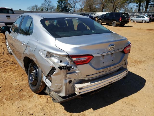 Photo 8 VIN: 4T1B11HK8JU597213 - TOYOTA CAMRY L 