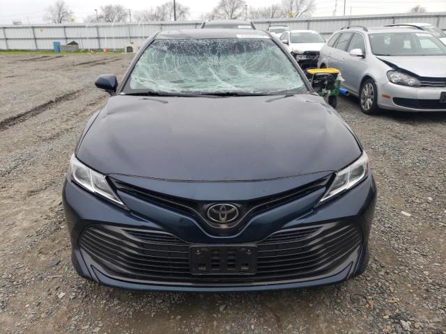 Photo 4 VIN: 4T1B11HK8JU597292 - TOYOTA CAMRY 