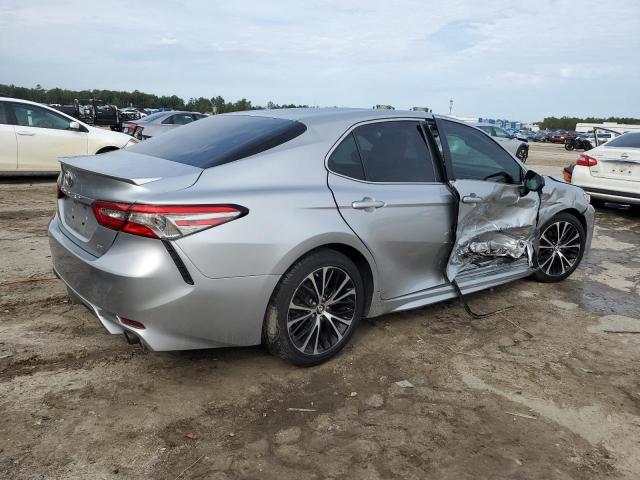 Photo 2 VIN: 4T1B11HK8JU597874 - TOYOTA CAMRY 