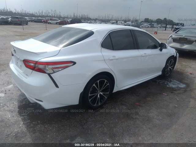 Photo 3 VIN: 4T1B11HK8JU600868 - TOYOTA CAMRY 