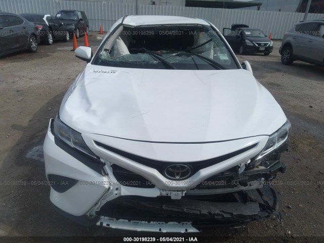 Photo 5 VIN: 4T1B11HK8JU600868 - TOYOTA CAMRY 