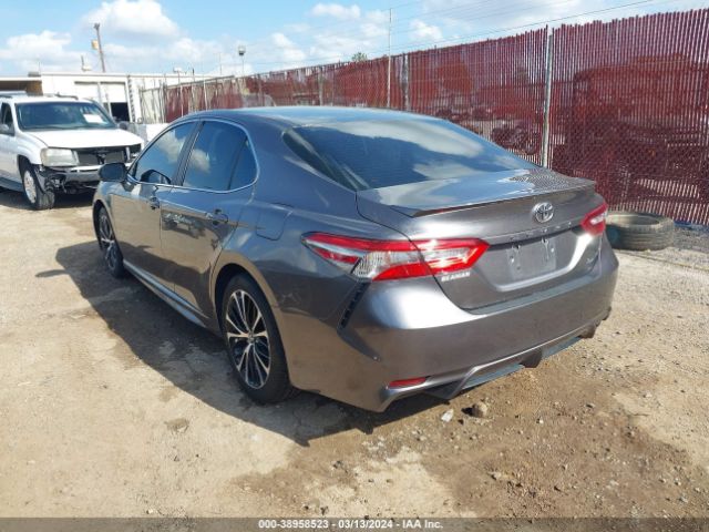 Photo 2 VIN: 4T1B11HK8JU603513 - TOYOTA CAMRY 