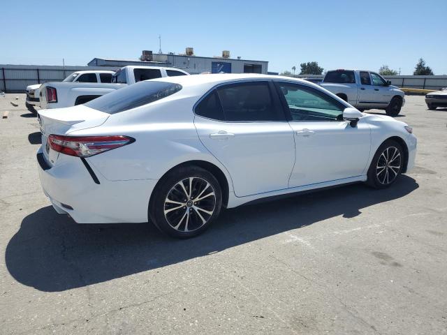 Photo 2 VIN: 4T1B11HK8JU605715 - TOYOTA CAMRY L 