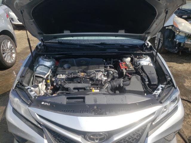 Photo 6 VIN: 4T1B11HK8JU607559 - TOYOTA CAMRY L 