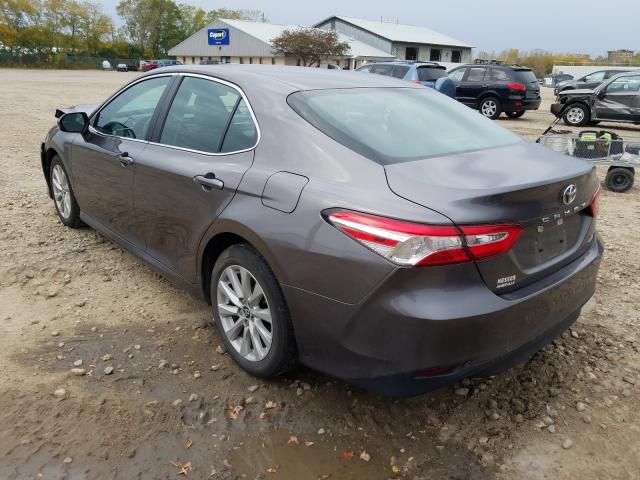 Photo 2 VIN: 4T1B11HK8JU609490 - TOYOTA CAMRY L 