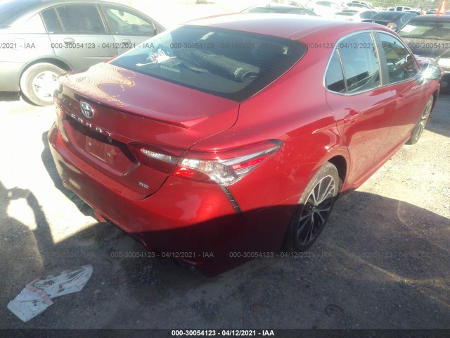 Photo 3 VIN: 4T1B11HK8JU620960 - TOYOTA CAMRY 