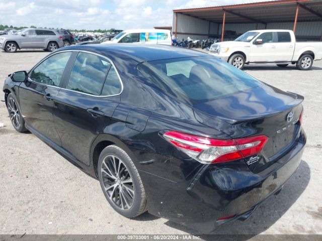 Photo 2 VIN: 4T1B11HK8JU628220 - TOYOTA CAMRY 