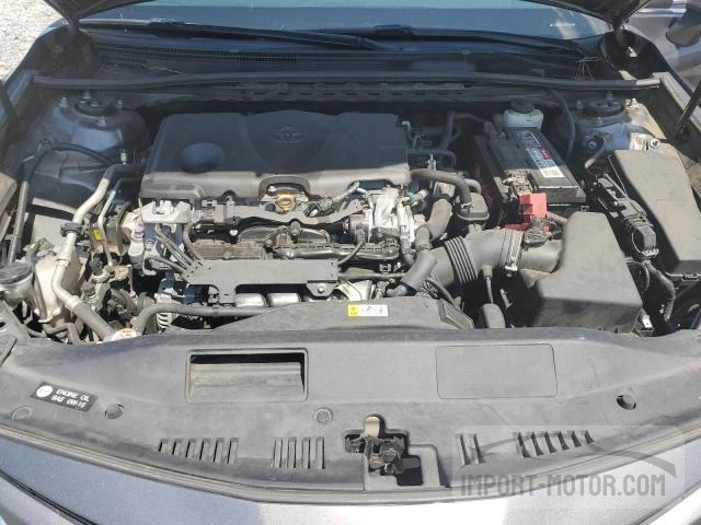 Photo 10 VIN: 4T1B11HK8JU632428 - TOYOTA CAMRY 