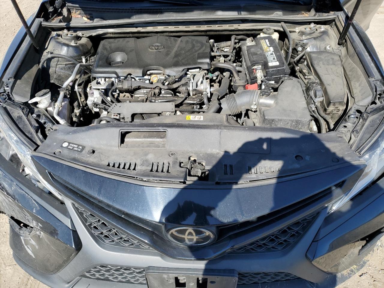 Photo 10 VIN: 4T1B11HK8JU641243 - TOYOTA CAMRY 