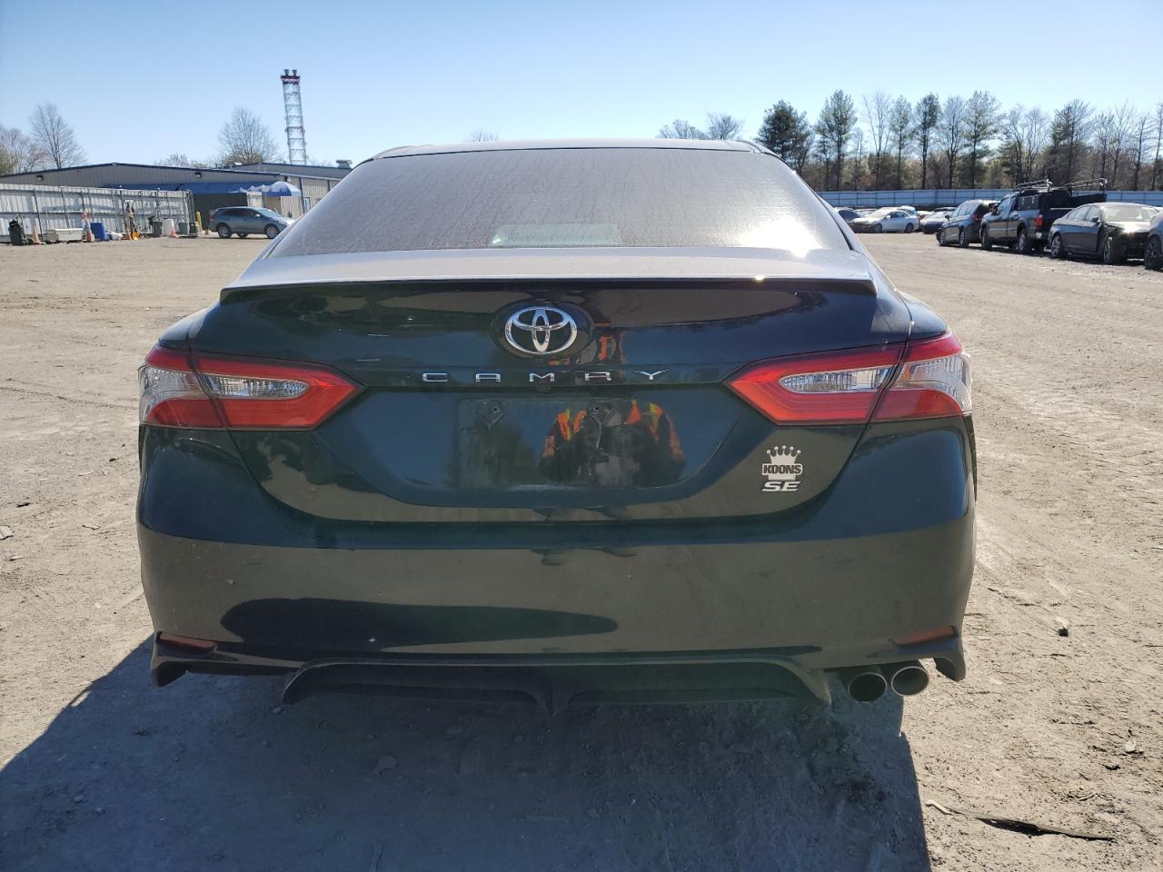 Photo 5 VIN: 4T1B11HK8JU641243 - TOYOTA CAMRY 