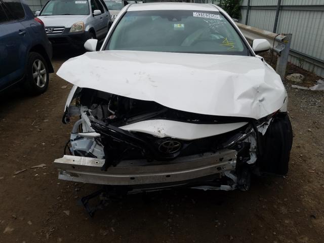 Photo 8 VIN: 4T1B11HK8JU648368 - TOYOTA CAMRY L 