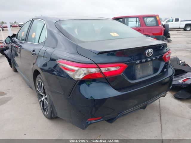 Photo 2 VIN: 4T1B11HK8JU649553 - TOYOTA CAMRY 