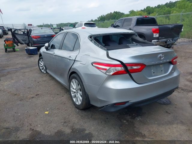 Photo 2 VIN: 4T1B11HK8JU655448 - TOYOTA CAMRY 