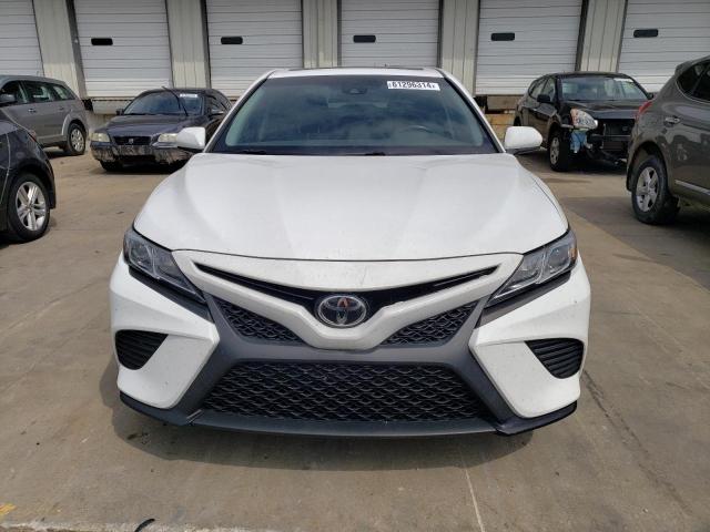 Photo 4 VIN: 4T1B11HK8JU655725 - TOYOTA CAMRY L 