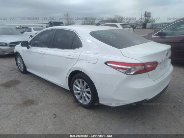 Photo 2 VIN: 4T1B11HK8JU665221 - TOYOTA CAMRY 