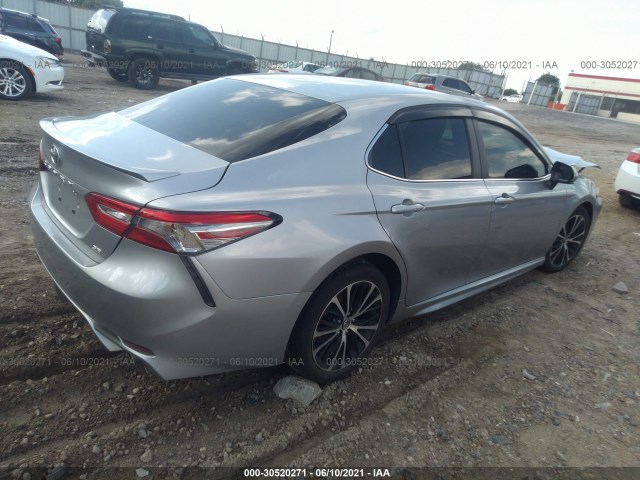 Photo 3 VIN: 4T1B11HK8JU672332 - TOYOTA CAMRY 