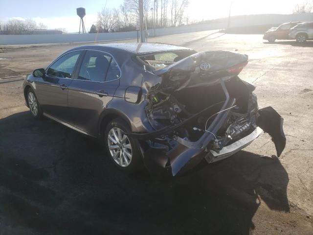 Photo 2 VIN: 4T1B11HK8JU677692 - TOYOTA CAMRY L 