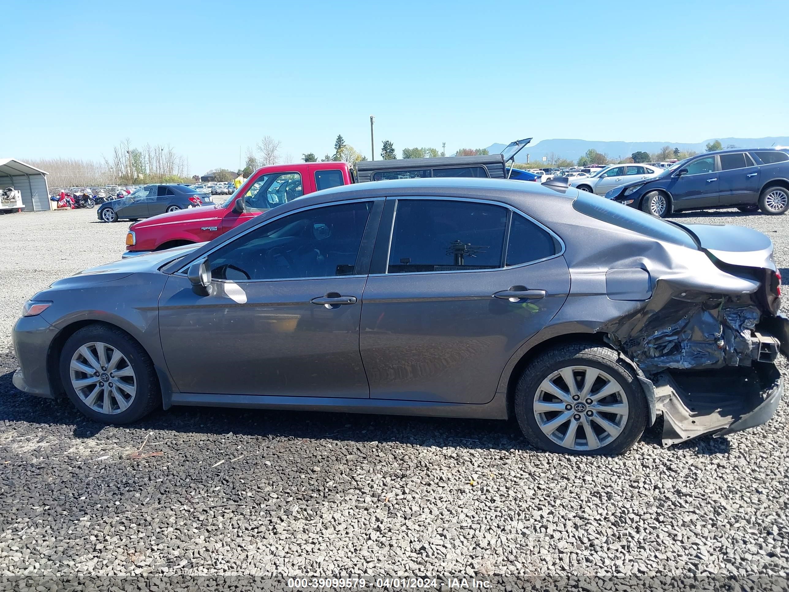 Photo 13 VIN: 4T1B11HK8KU213447 - TOYOTA CAMRY 