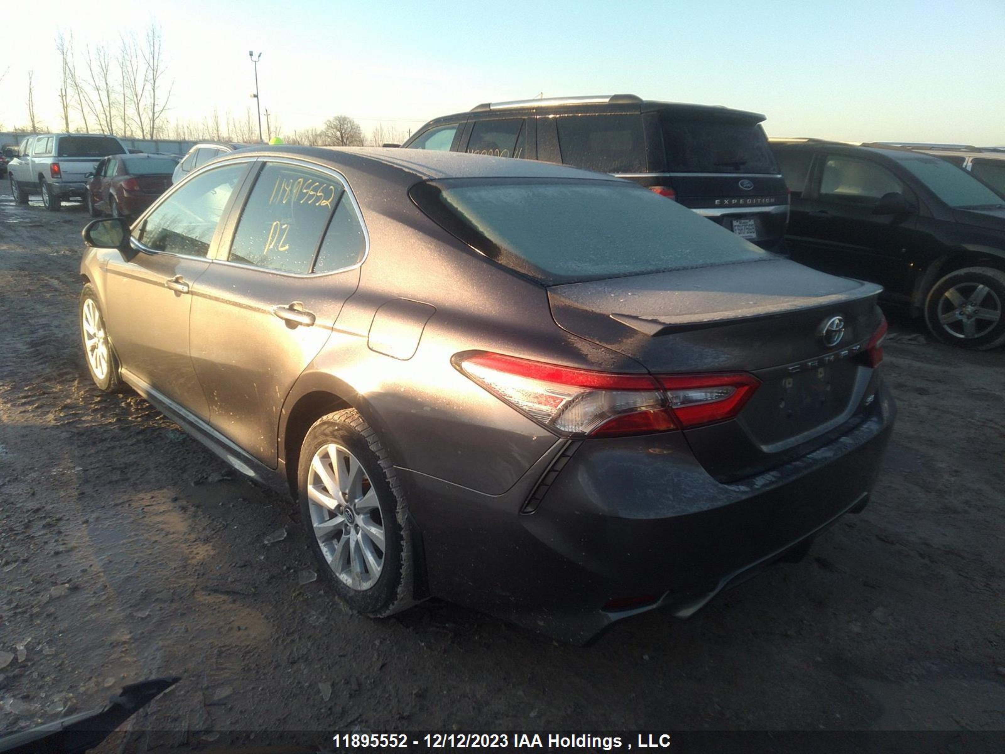 Photo 2 VIN: 4T1B11HK8KU215165 - TOYOTA CAMRY 