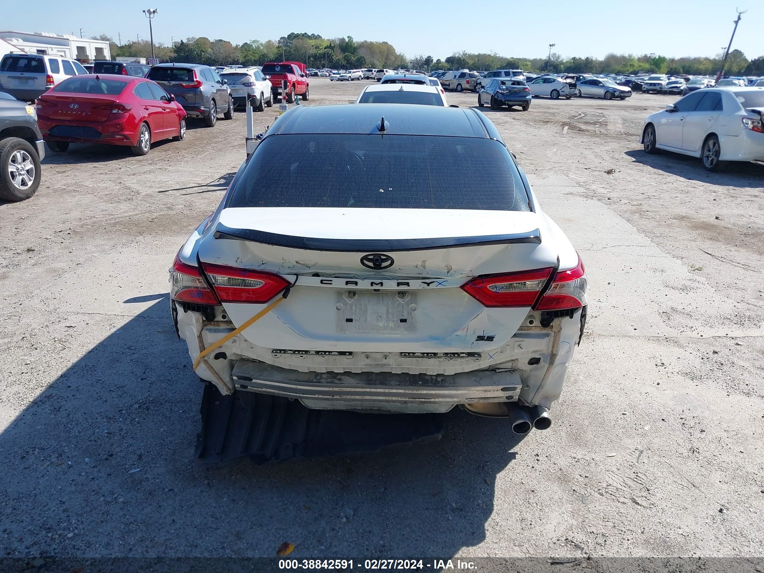 Photo 16 VIN: 4T1B11HK8KU237778 - TOYOTA CAMRY 