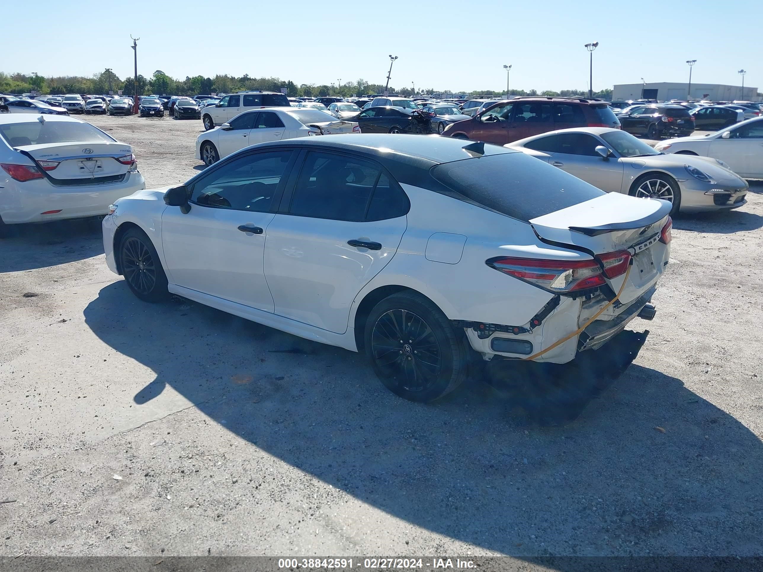 Photo 2 VIN: 4T1B11HK8KU237778 - TOYOTA CAMRY 