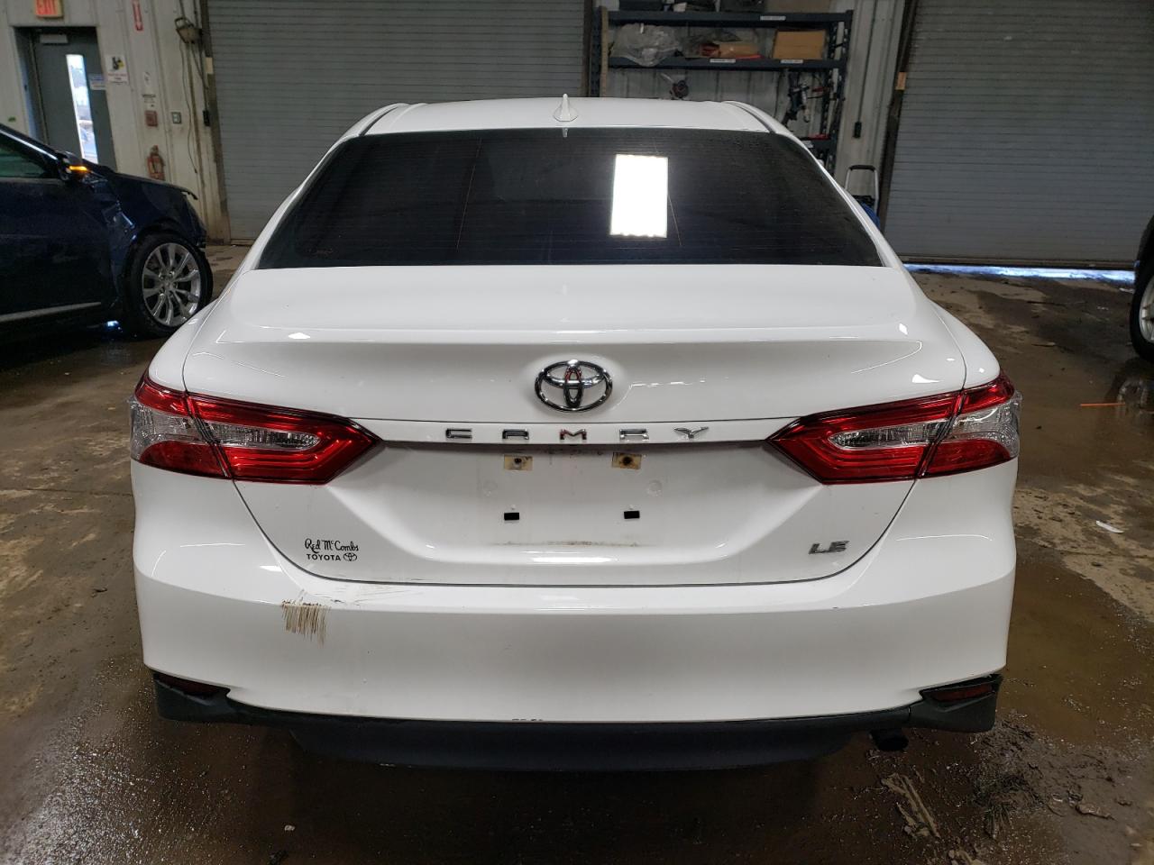 Photo 5 VIN: 4T1B11HK8KU683543 - TOYOTA CAMRY 