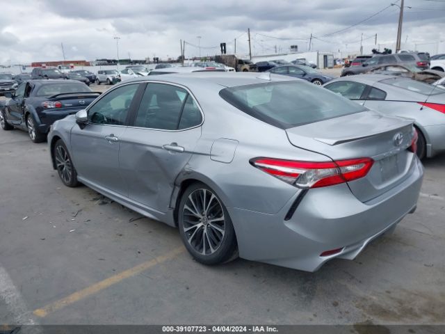 Photo 2 VIN: 4T1B11HK8KU712829 - TOYOTA CAMRY 