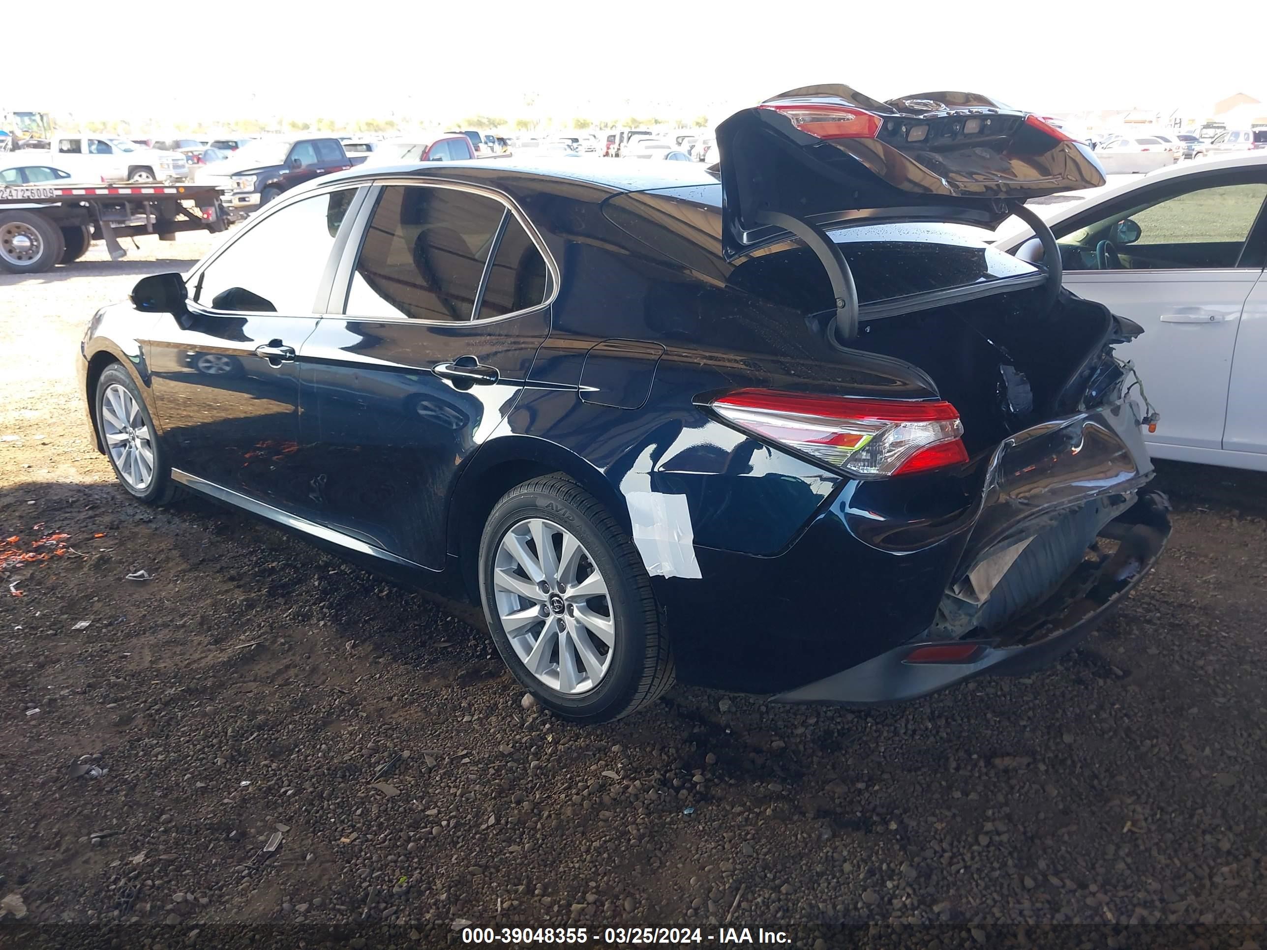 Photo 2 VIN: 4T1B11HK8KU741666 - TOYOTA CAMRY 